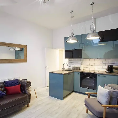 Host & - The Surfer's Loft