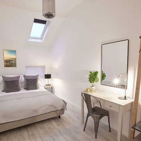 Host & - The Surfer's Loft